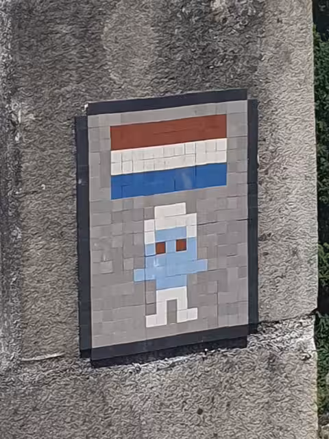 Picture of a mosaic on a wall