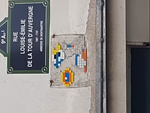 Picture of a mosaic on a wall