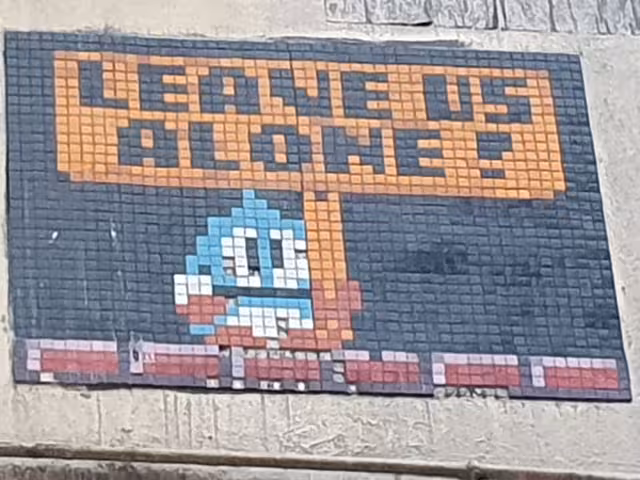 Picture of a mosaic on a wall