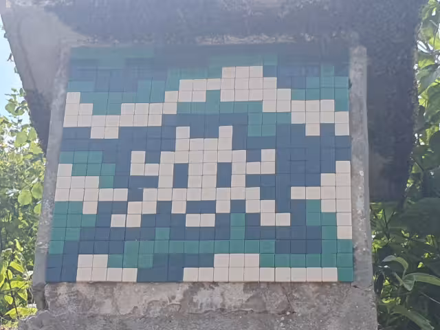 Picture of a mosaic on a wall