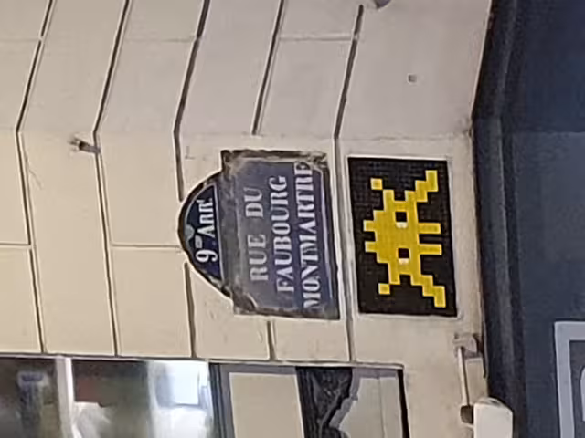 Picture of a mosaic on a wall